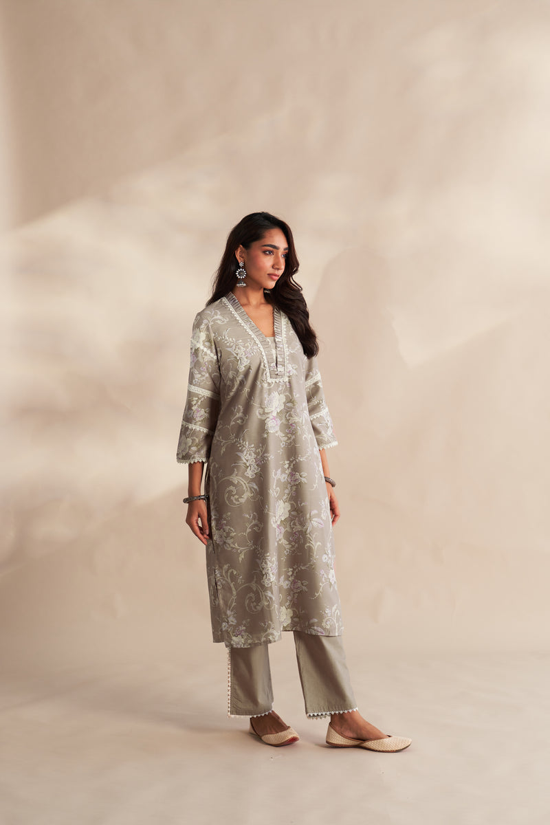 Vahida Kurta