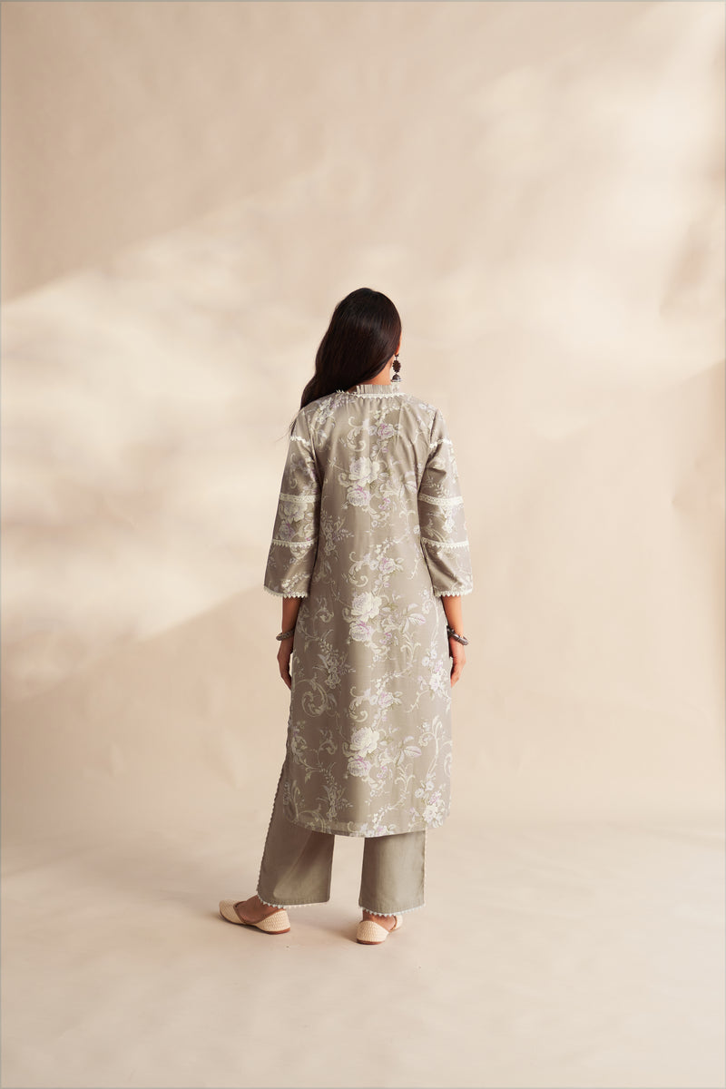 Vahida Kurta