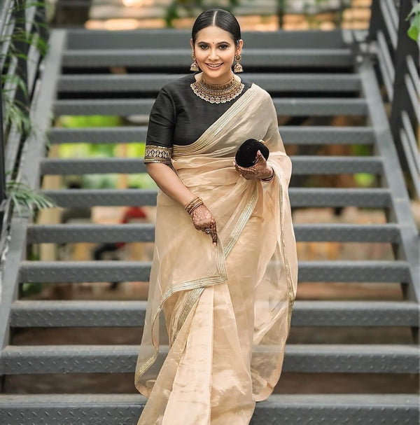 Kavya Gowda in Zaina Saree