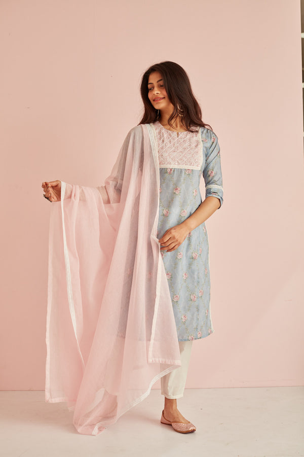 MAHIRA DUPATTA